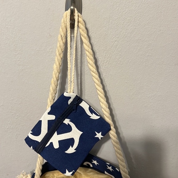 Large Beach Bag - Picture 14 of 15